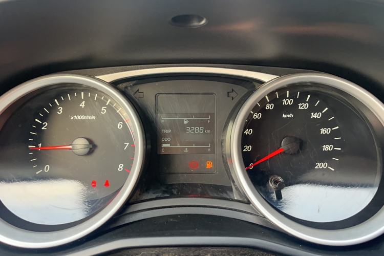 Used Wuling Hongguang S3 2019 1.5L Manual Standard Version China VI Standard Instrument Cluster