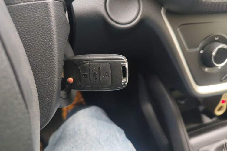 Used Wuling Hongguang S3 2019 1.5L Manual Standard Version China VI Standard Interior 1