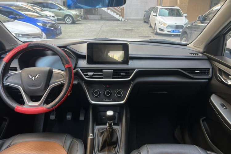 Used Wuling Hongguang S3 2019 1.5L Manual Comfort Model China VI Standard Interior 1