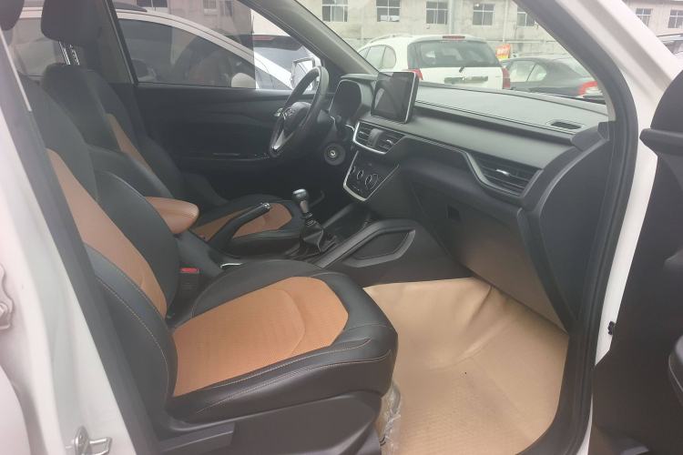 Used Wuling Hongguang S3 2019 1.5L Manual Comfort Model China VI Standard Interior 2