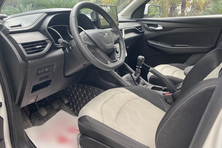 Used Wuling Hongguang S3 2019 1.5L Manual Standard Version China VI Standard Interior 2