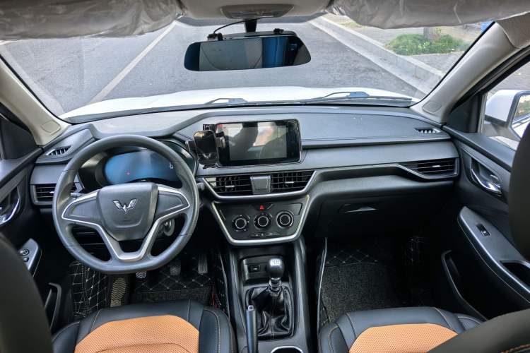 Used Wuling Hongguang S3 2019 1.5L Manual Comfort Model China VI Standard Interior 2