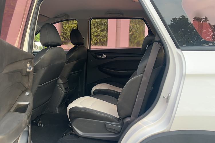 Used Wuling Hongguang S3 2019 1.5L Manual Standard Version China VI Standard Interior 3