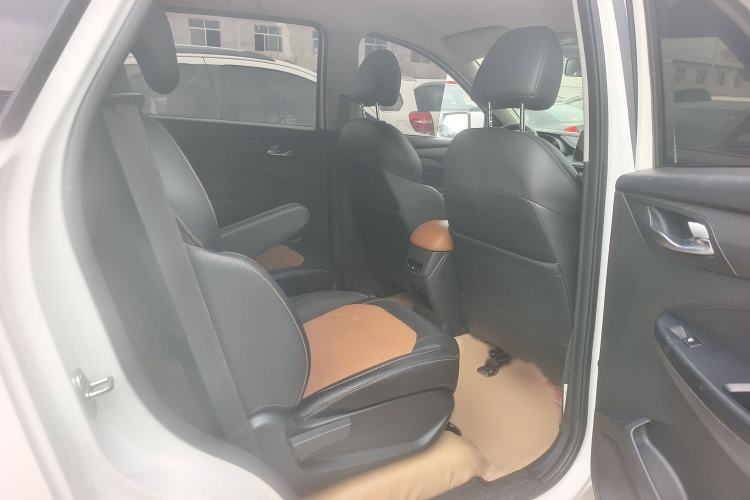 Used Wuling Hongguang S3 2019 1.5L Manual Comfort Model China VI Standard Interior 3