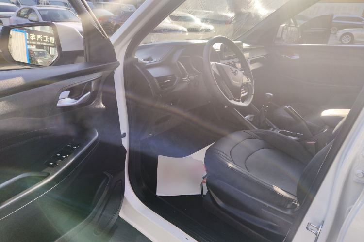 Used Wuling Hongguang S3 2019 1.5L Manual Standard Version China VI Standard Interior 3