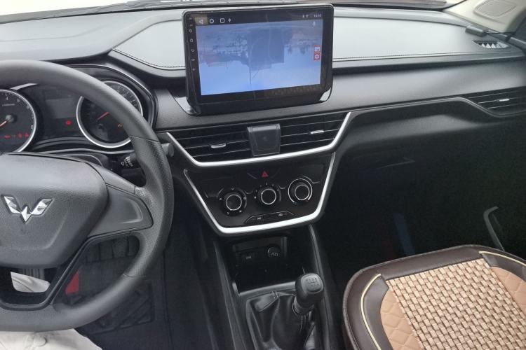 Used Wuling Hongguang S3 2019 1.5L Manual Standard Version China VI Standard Interior 3