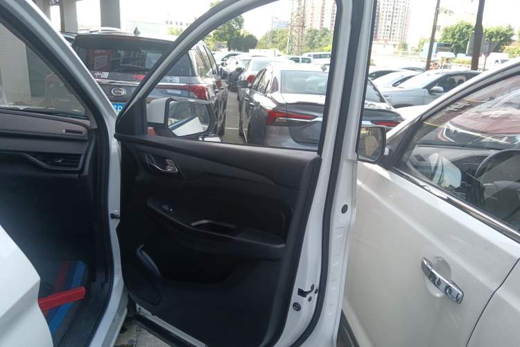 Used Wuling Hongguang S3 2019 1.5L Manual Comfort Model China VI Standard Interior 3