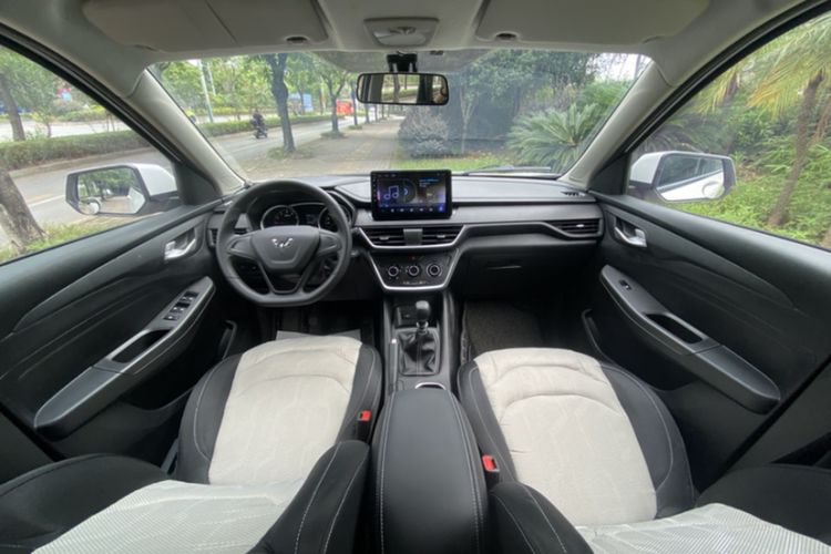 Used Wuling Hongguang S3 2019 1.5L Manual Standard Version China VI Standard Interior 3