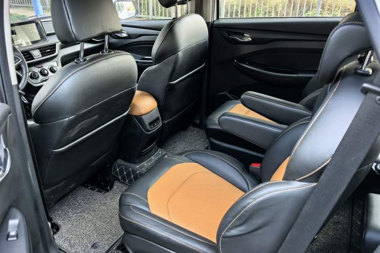 Used Wuling Hongguang S3 2019 1.5L Manual Comfort Model China VI Standard Interior 3