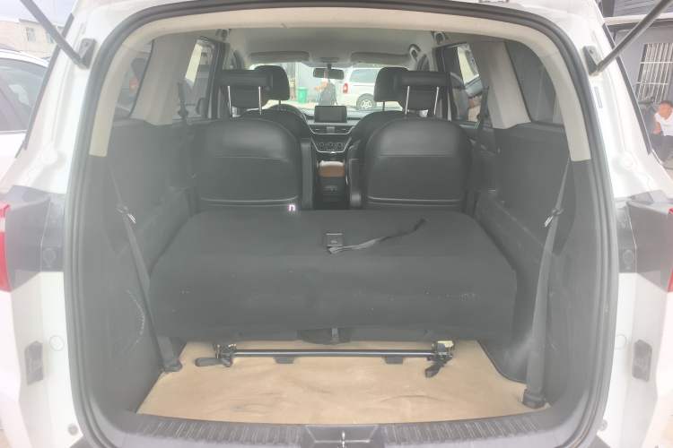 Used Wuling Hongguang S3 2019 1.5L Manual Comfort Model China VI Standard Interior 4