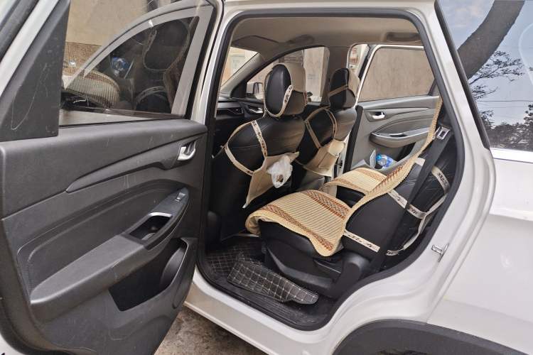 Used Wuling Hongguang S3 2019 1.5L Manual Standard Version China VI Standard Interior 4