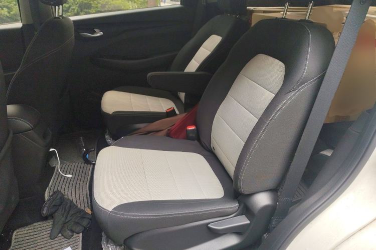 Used Wuling Hongguang S3 2019 1.5L Manual Standard Version China VI Standard Interior 4