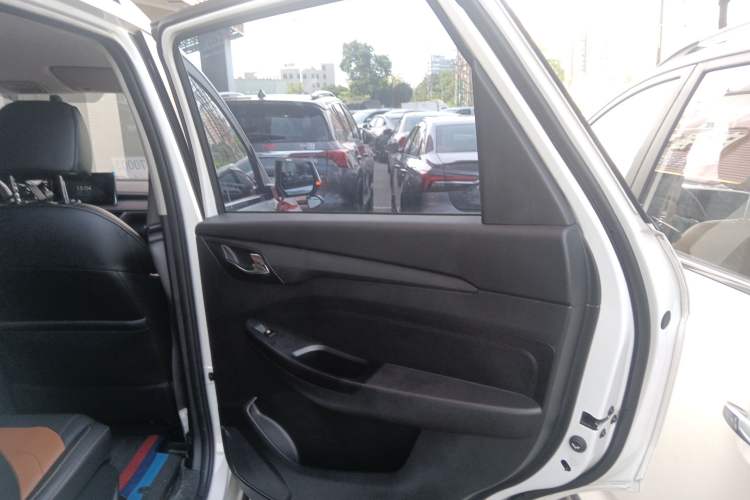 Used Wuling Hongguang S3 2019 1.5L Manual Comfort Model China VI Standard Interior 4