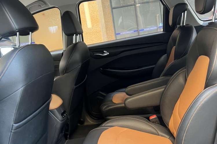 Used Wuling Hongguang S3 2019 1.5L Manual Comfort Model China VI Standard Interior 4