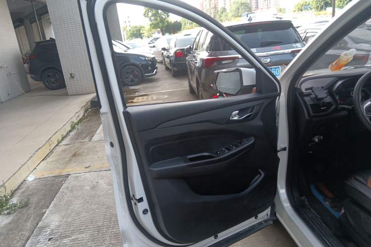 Used Wuling Hongguang S3 2019 1.5L Manual Comfort Model China VI Standard Interior 5