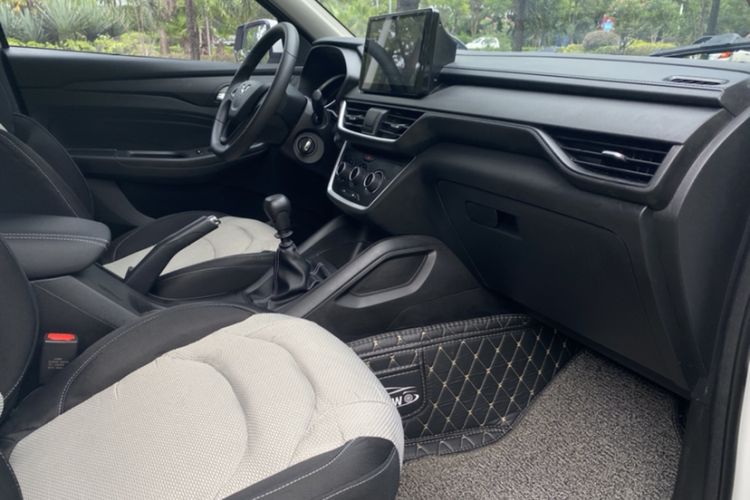 Used Wuling Hongguang S3 2019 1.5L Manual Standard Version China VI Standard Interior 5