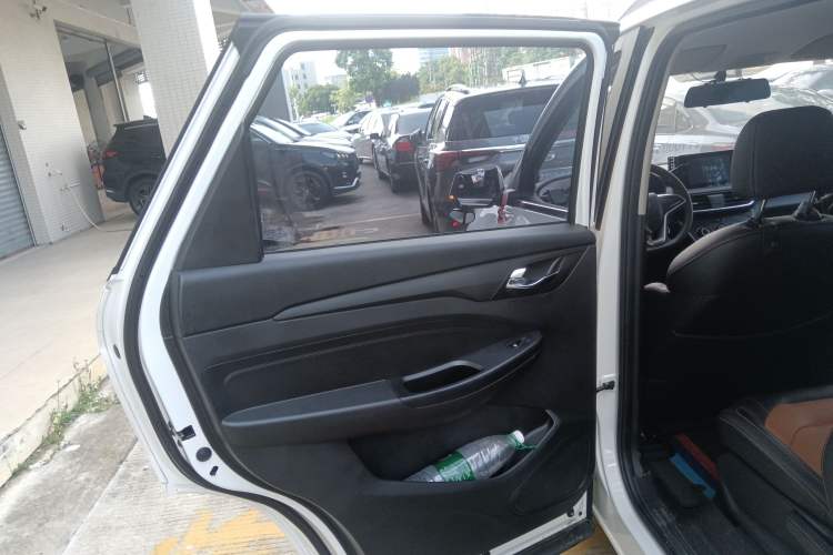 Used Wuling Hongguang S3 2019 1.5L Manual Comfort Model China VI Standard Interior 6