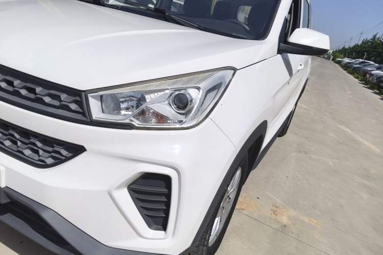 Used Wuling Hongguang S3 2019 1.5L Manual Standard Version China VI Standard Left Front Headlight