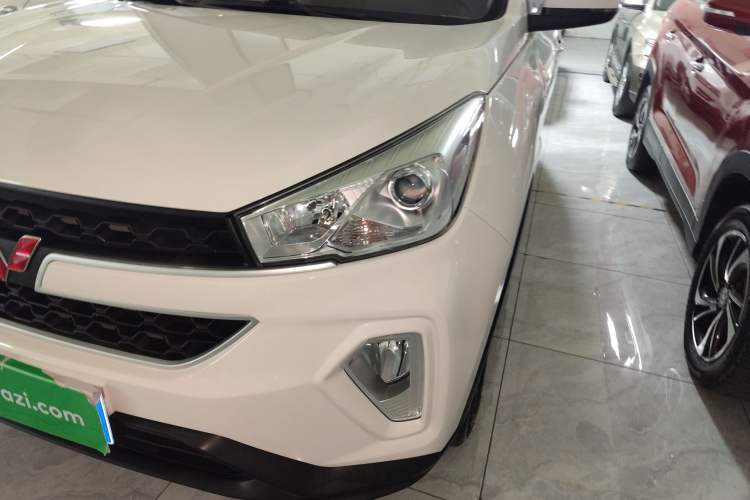 Used Wuling Hongguang S3 2019 1.5L Manual Comfort Model China VI Standard Left Front Headlight
