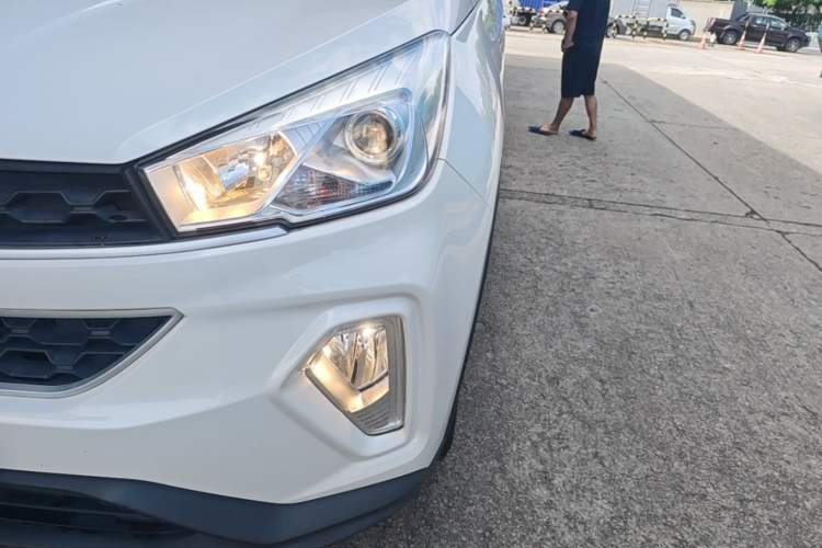Used Wuling Hongguang S3 2019 1.5L Manual Comfort Model China VI Standard Left Front Headlight