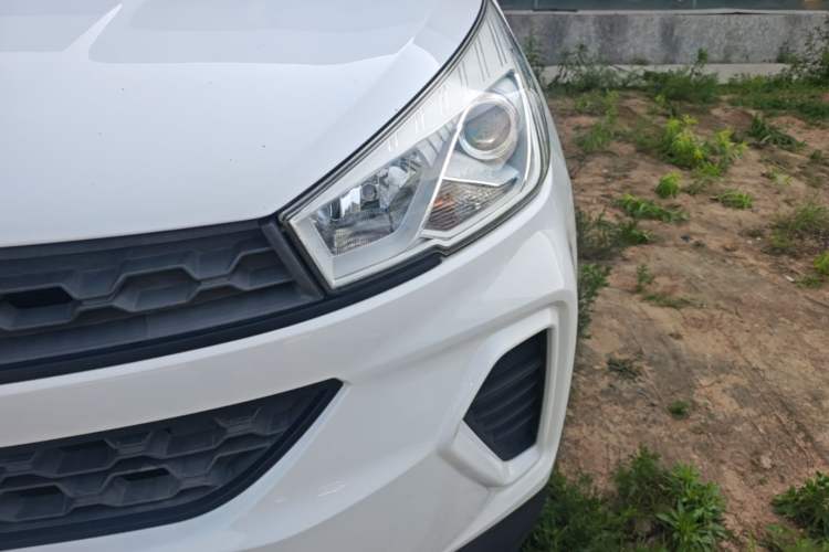Used Wuling Hongguang S3 2019 1.5L Manual Standard Version China VI Standard Left Front Headlight