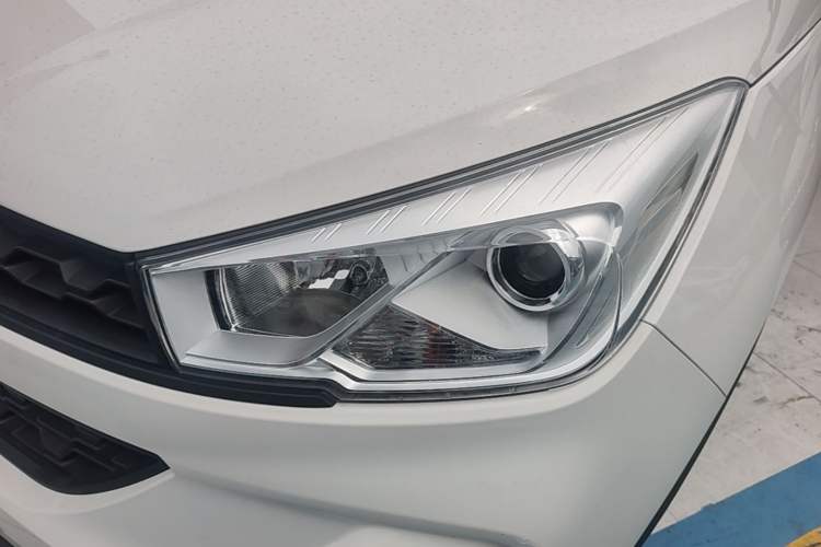 Used Wuling Hongguang S3 2019 1.5L Manual Standard Version China VI Standard Left Front Headlight
