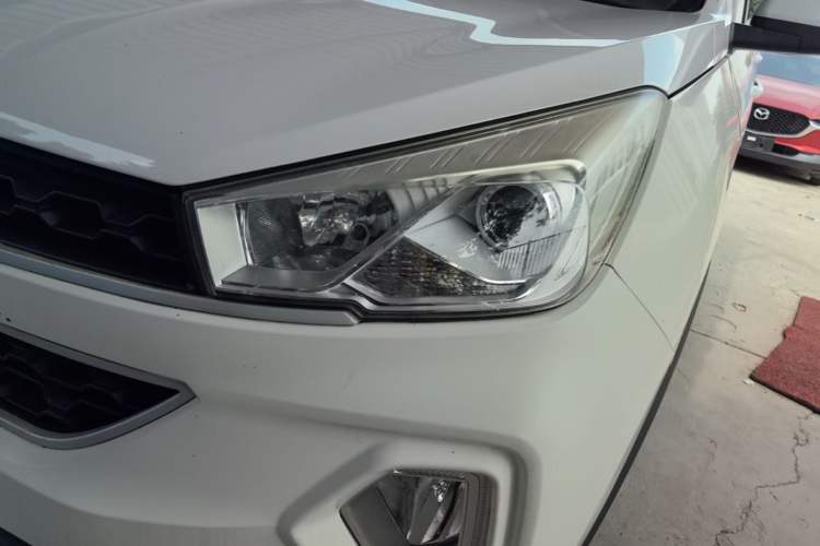 Used Wuling Hongguang S3 2019 1.5L Manual Comfort Model China VI Standard Left Front Headlight