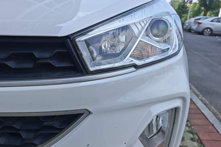 Used Wuling Hongguang S3 2019 1.5L Manual Comfort Model China VI Standard Left Front Headlight