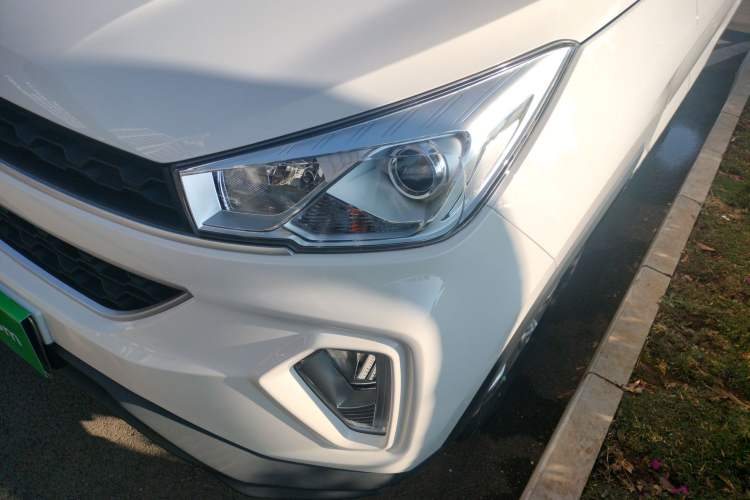 Used Wuling Hongguang S3 2019 1.5L Manual Comfort Model China VI Standard Left Front Headlight