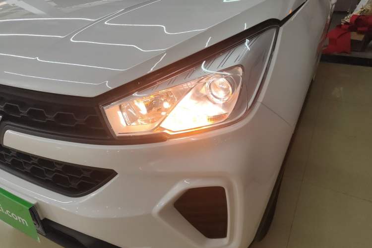 Used Wuling Hongguang S3 2019 1.5L Manual Standard Version China VI Standard Left Front Headlight