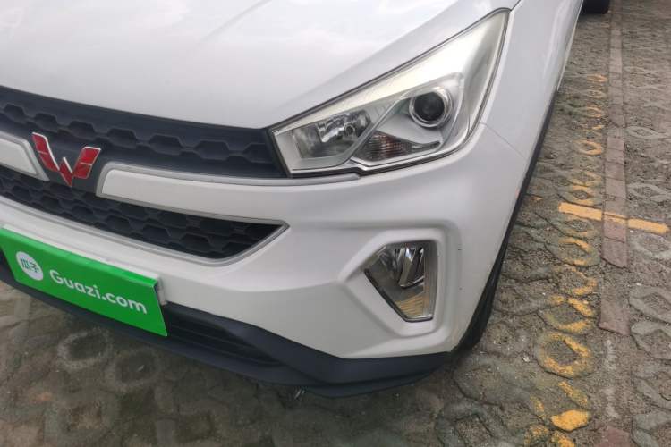 Used Wuling Hongguang S3 2019 1.5L Manual Comfort Model China VI Standard Left Front Headlight