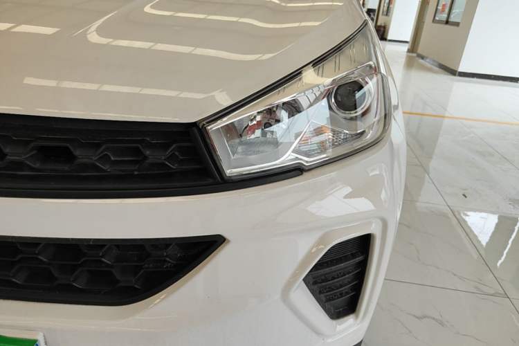 Used Wuling Hongguang S3 2019 1.5L Manual Standard Version China VI Standard Left Front Headlight