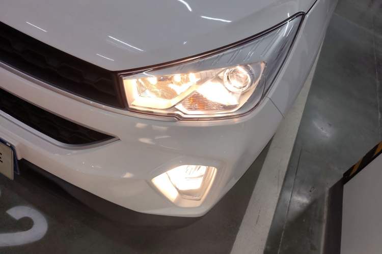 Used Wuling Hongguang S3 2019 1.5L Manual Comfort Model China VI Standard Left Front Headlight