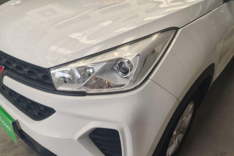Used Wuling Hongguang S3 2019 1.5L Manual Standard Version China VI Standard Left Front Headlight
