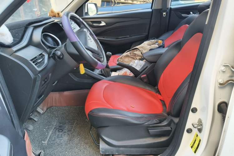 Used Wuling Hongguang S3 2019 1.5L Manual Standard Version China VI Standard Left Front Seat