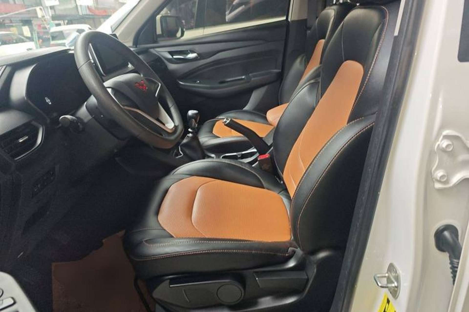 Used Wuling Hongguang S3 2019 1.5L Manual Comfort Model China VI Standard Left Front Seat
