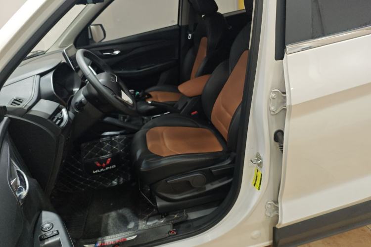 Used Wuling Hongguang S3 2019 1.5L Manual Comfort Model China VI Standard Left Front Seat