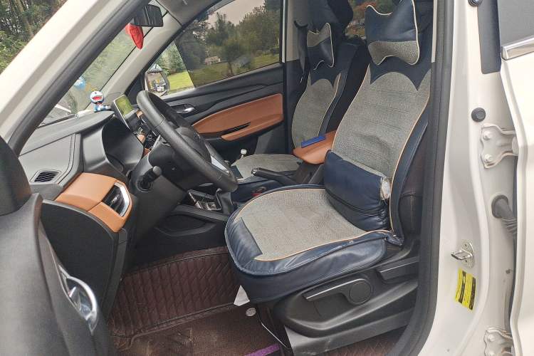 Used Wuling Hongguang S3 2019 1.5L Manual Luxury Model China VI Standard Left Front Seat