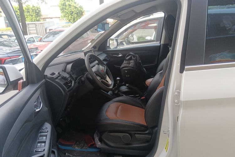 Used Wuling Hongguang S3 2019 1.5L Manual Comfort Model China VI Standard Left Front Seat
