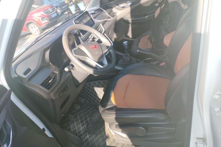 Used Wuling Hongguang S3 2019 1.5L Manual Comfort Model China VI Standard Left Front Seat