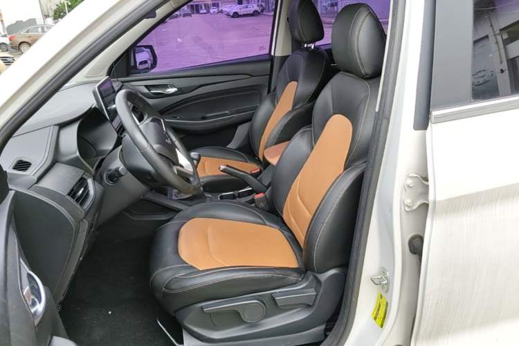 Used Wuling Hongguang S3 2019 1.5L Manual Comfort Model China VI Standard Left Front Seat