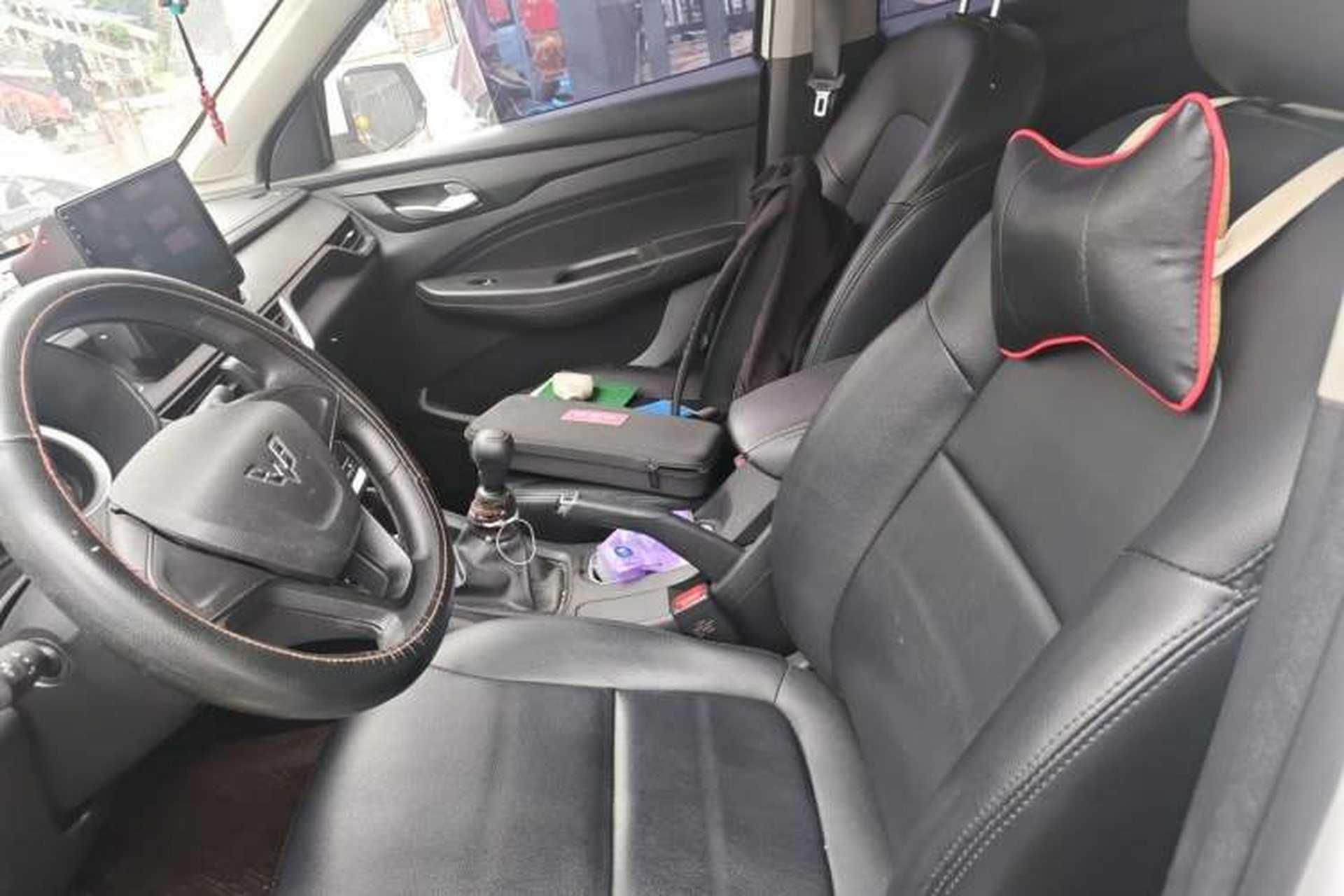 Used Wuling Hongguang S3 2019 1.5L Manual Standard Version China VI Standard Left Front Seat
