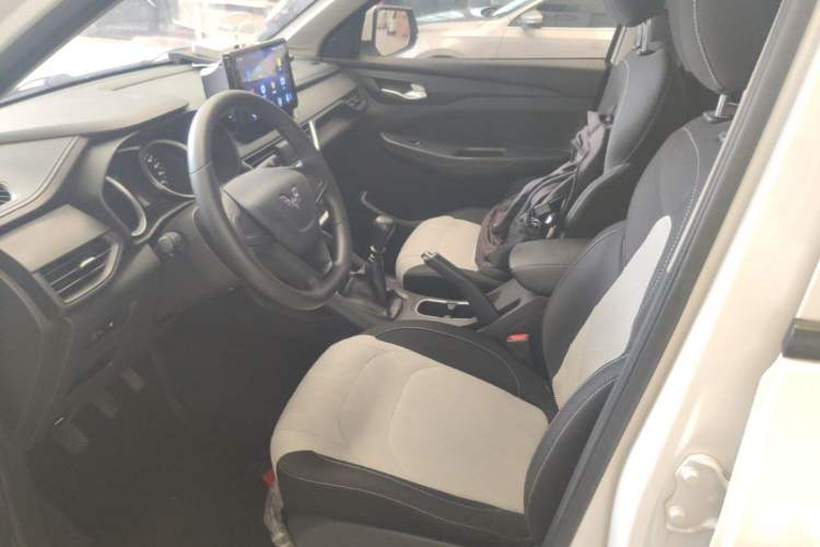 Used Wuling Hongguang S3 2019 1.5L Manual Standard Version China VI Standard Left Front Seat
