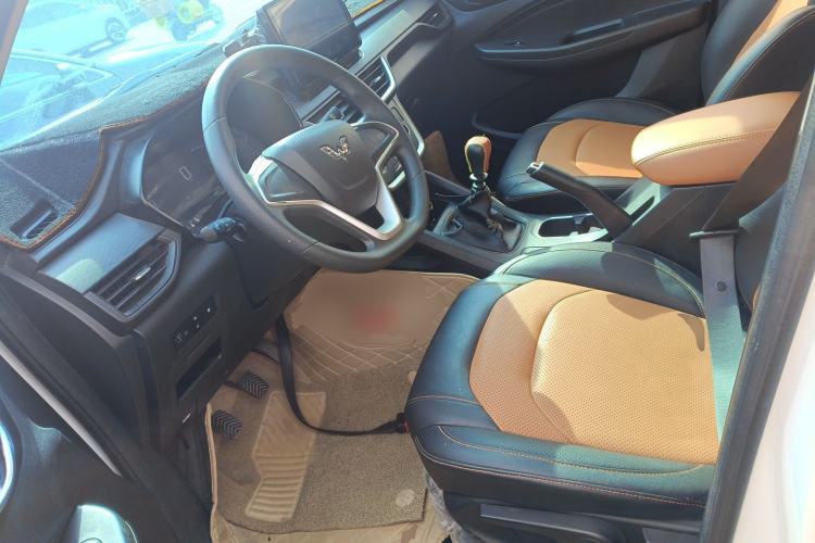Used Wuling Hongguang S3 2019 1.5L Manual Comfort Model China VI Standard Left Front Seat