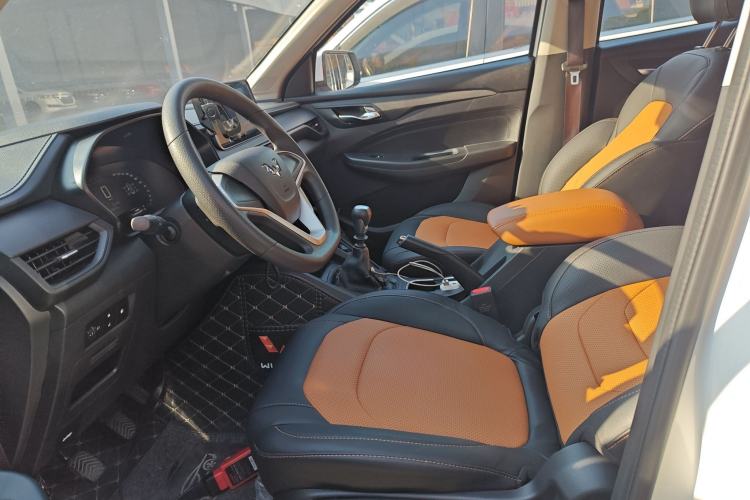 Used Wuling Hongguang S3 2019 1.5L Manual Comfort Model China VI Standard Left Front Seat