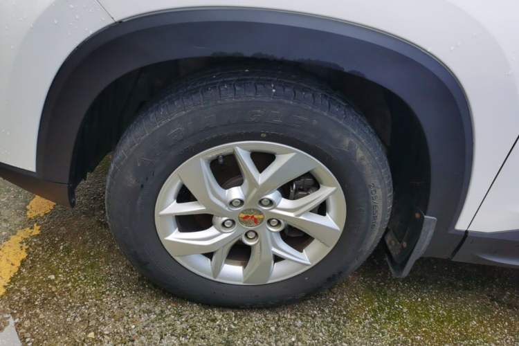 Used Wuling Hongguang S3 2019 1.5L Manual Comfort Model China VI Standard Left Front Wheel Hub