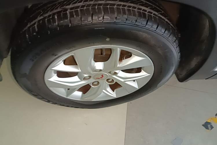 Used Wuling Hongguang S3 2019 1.5L Manual Standard Version China VI Standard Left Front Wheel Hub