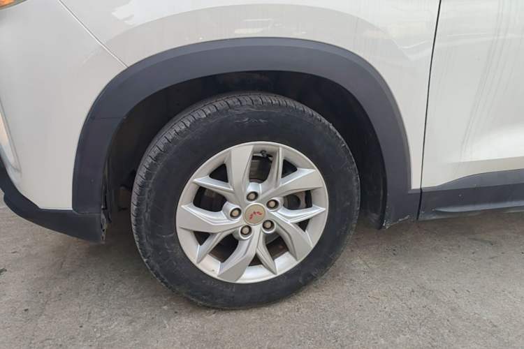 Used Wuling Hongguang S3 2019 Automatic Clutch Version 1.5L Manual Comfort Model China V Standard Left Front Wheel Hub