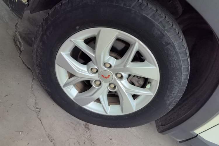 Used Wuling Hongguang S3 2019 1.5L Manual Comfort Model China VI Standard Left Front Wheel Hub