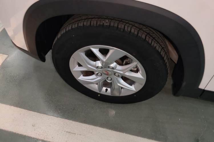 Used Wuling Hongguang S3 2019 1.5L Manual Comfort Model China VI Standard Left Front Wheel Hub
